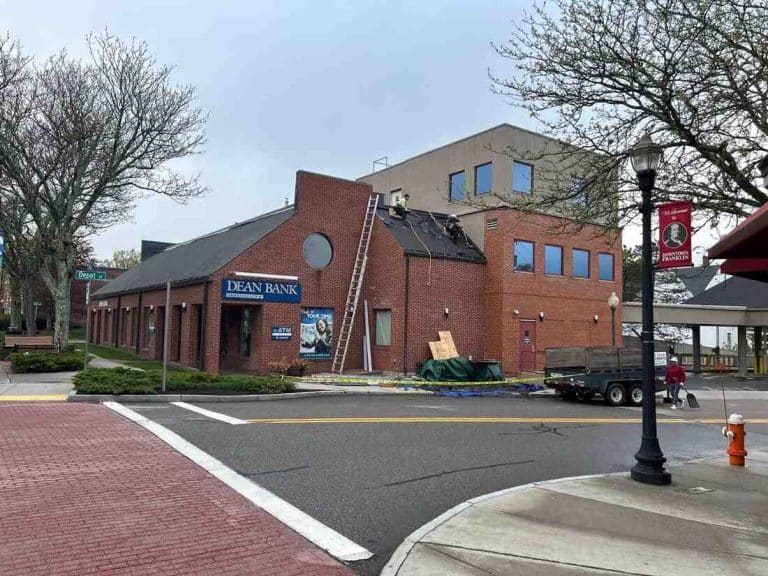 The Commercial Roofing Contractor You Can Trust: A Definitive Guide